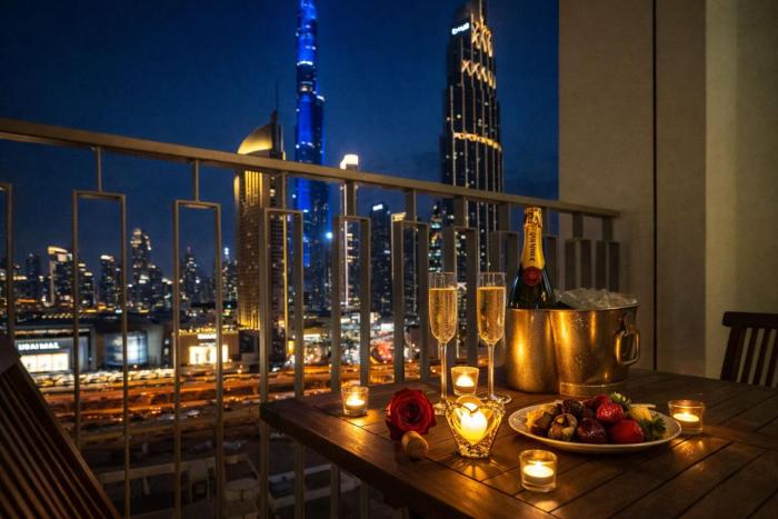 Vacay Lettings - Premium 2BHK, Burj Khalifa View, Downtown Dubai