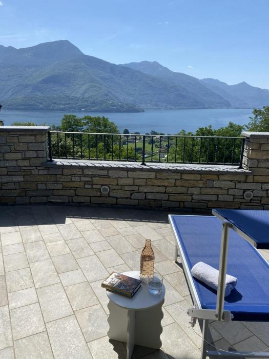 Sunny View Lake Como Apartment