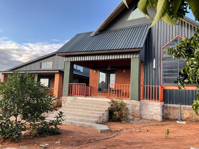 Buye Holiday House