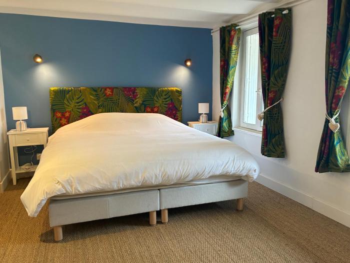 Appartement 80 M de la plage plein centre,parking privé