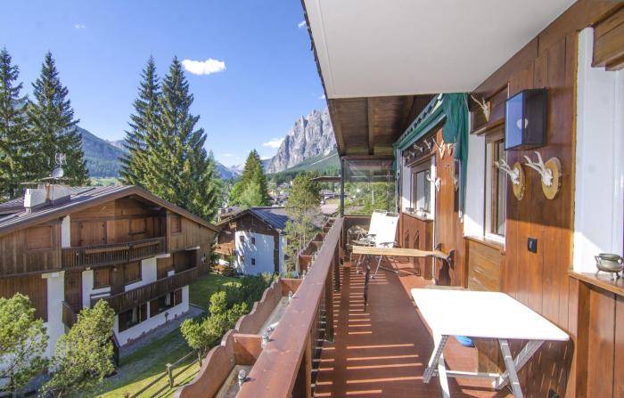 Al Larice, appartamento con terrazza in zona tranquilla