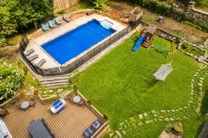 Pool House Near NYC FIFA Stay for Groups