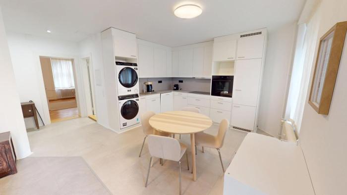 Central 2BR Apartment Zurich District 6 - Near City Centre