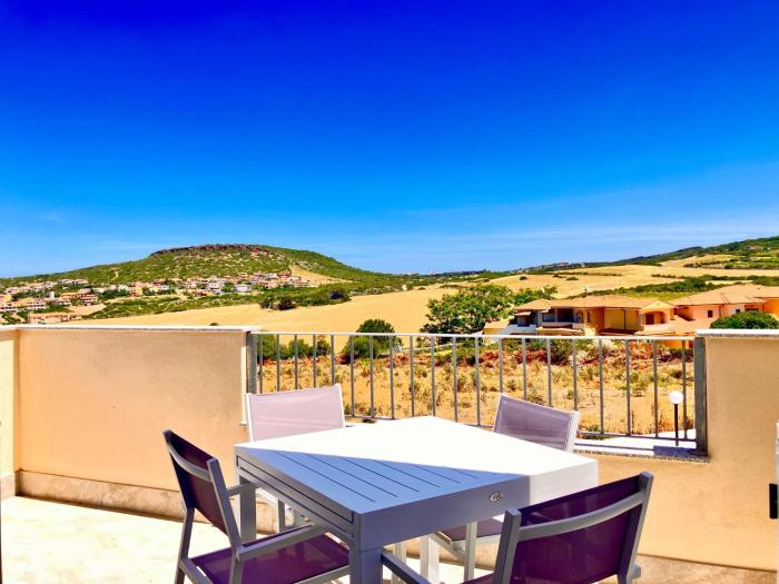 Appartamento in residence con piscina e vista mare