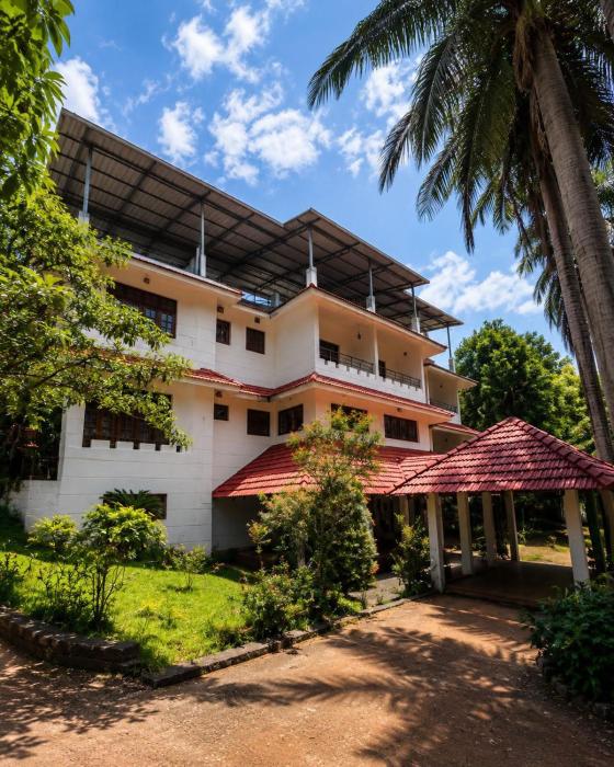 Canopy and Cloves Resort