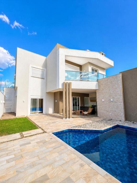 Casa de Alto Padrão com Piscina e Área Gourmet