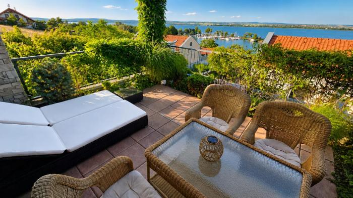 Apartmán Pálava 1 s terasou a výhledem na jezero