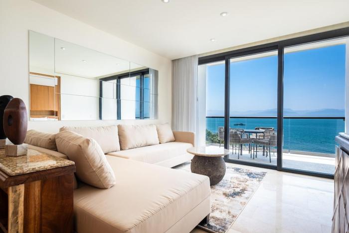 Zantamar right on the beach 505B