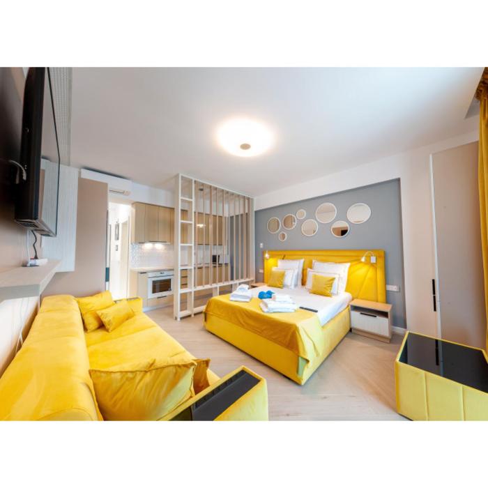 Studio Golden by Summer Smile RO