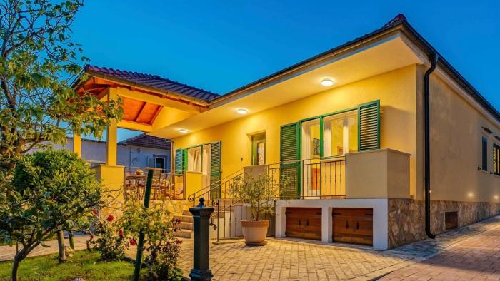 Holiday house with a parking space Vrsi - Mulo, Zadar - 16527