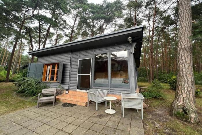 Holiday home with private garden, close to the sea