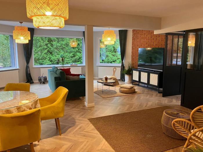 Comfortable Jacuzzi Apartment for 8 in Stezyca