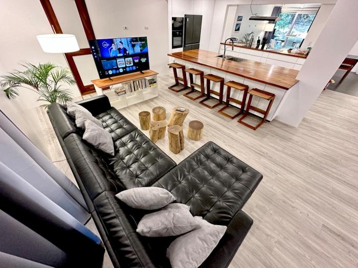 7 BR, King Beds, Professional Kitchen, Jacuzzi