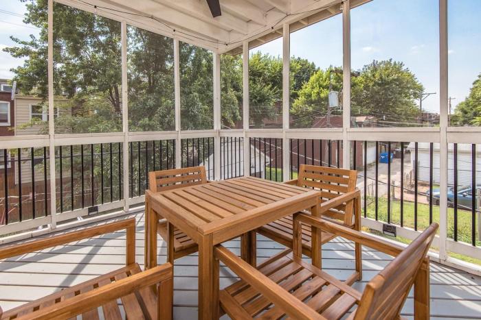 Travel Ready 2BD Stay Near Soulard - In-Unit WD