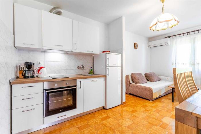 Apartment Adora A4 Baška