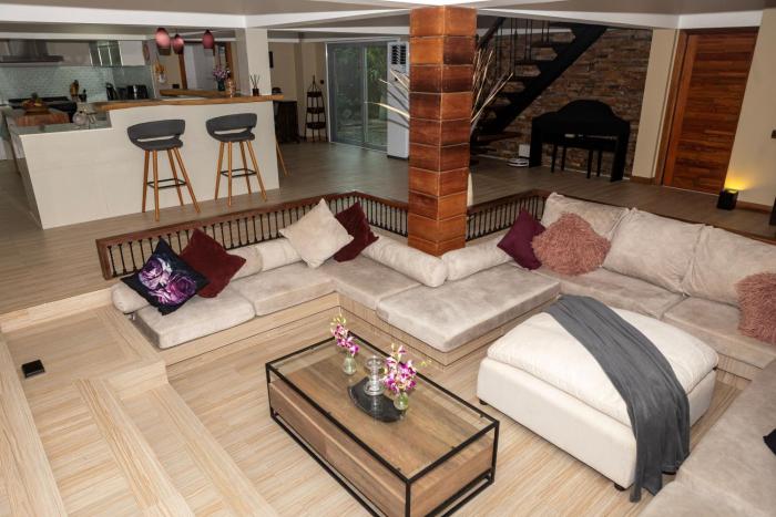 Palm Grove Villa 4BR