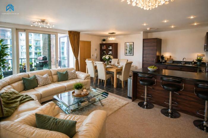 Top Floor Penthouse with Large Terrace 3 Bed 2 Bath