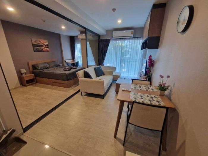 327 La Casita, quiet and well located condo