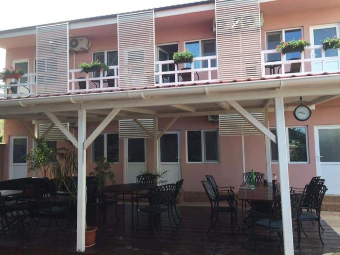 Casa Ultraviolet