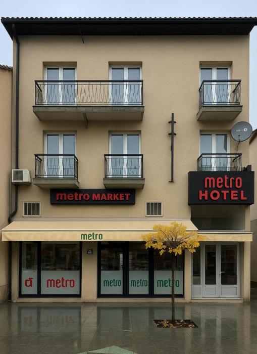 METRO Hotel