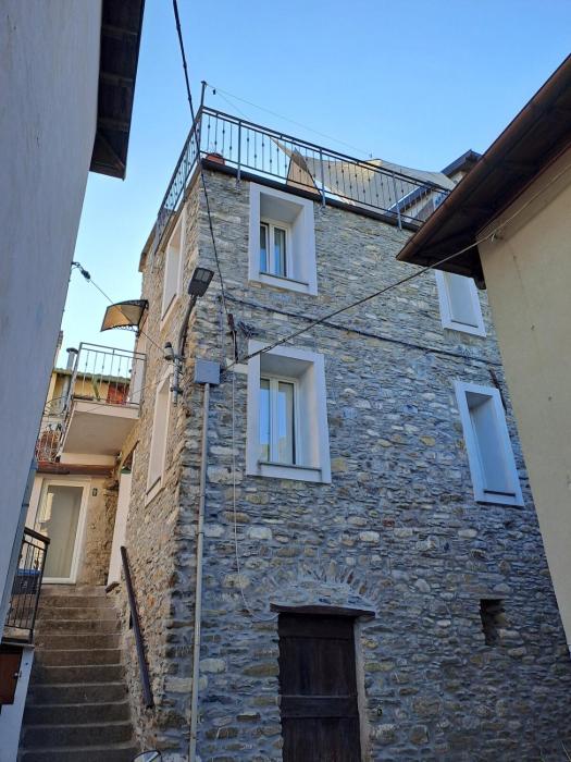 Rustico in pietra 16mo secolo