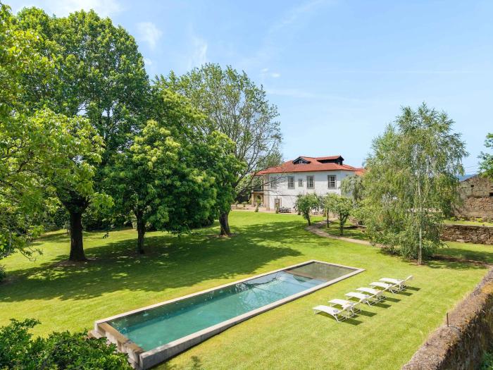 Carcavelos Manor House by Portugal Active