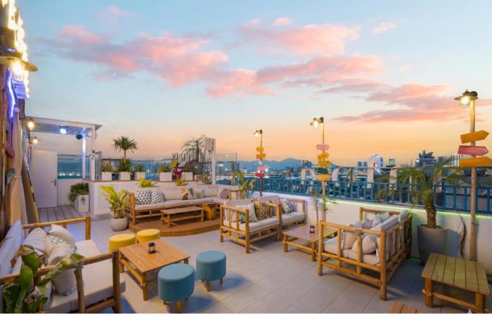 Santori Sunset Riverside