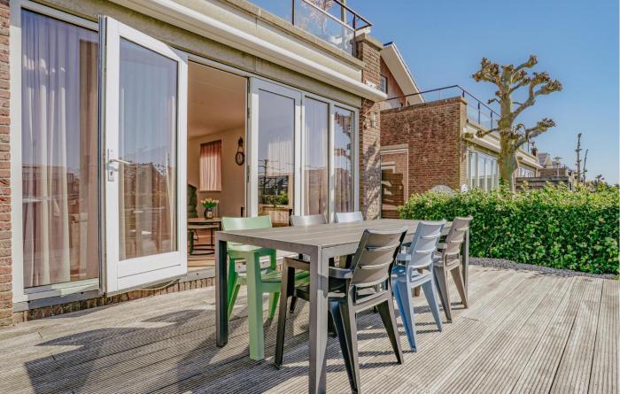 Beautiful Home In Uitgeest With House Sea View