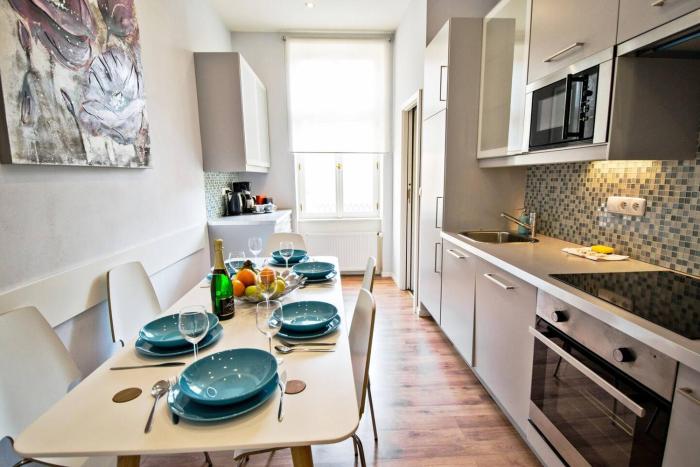 Bright 2BDR Apt in 5 minutes to Wenceslas Square
