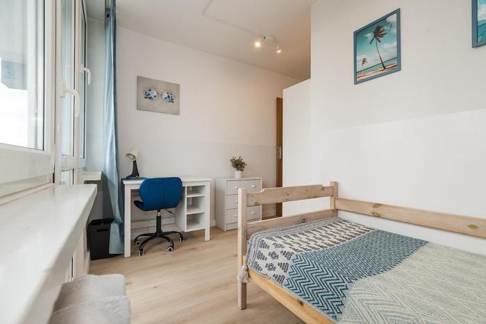 Rooms in a shared apartment Kinowa 25 near Park Skaryszewski and Stadion Narodowy