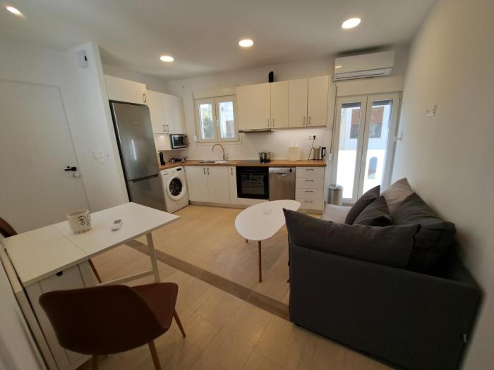 Azure Breeze Suite Apartment