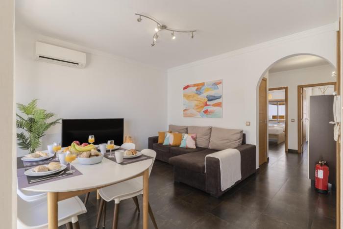 #387 Family-Friendly Apartment Near the Beach