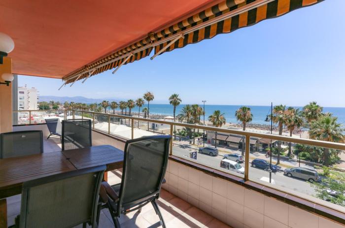 Primera Línea de Playa con Gran Terraza