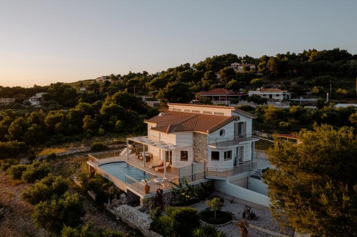 Villa Guesto with Private Pool by MindYourVilla