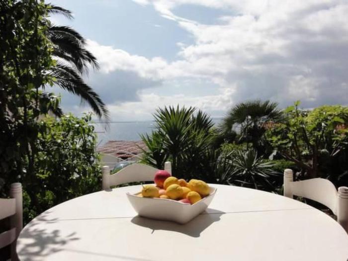 Apartment Ruhiggelegenes Sutdio mit Gartenterrasse in Strandnähe by Interhome