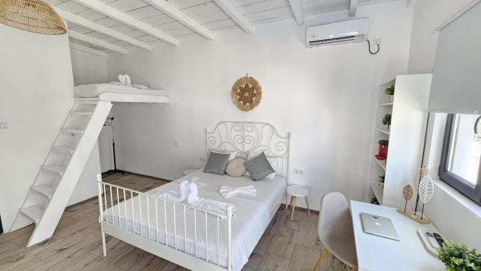 Theas Bungalow