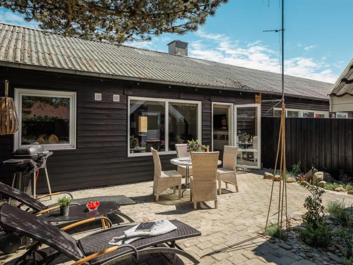 Apartment Heloise - 900m from the sea by Interhome
