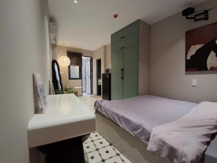Retro Condo Near Airport