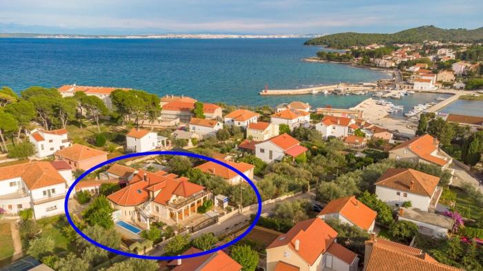 Holiday Home 4679-2 for 10 Pers in Ugljan