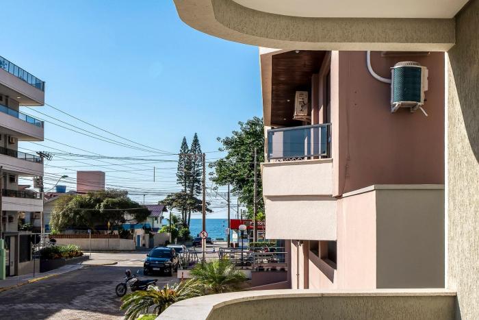 Palazzo Toscano 101 – Conforto e Excelente Localização a 100 metros da Praia de Bombas