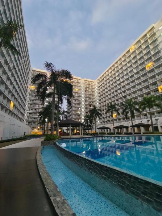 Shell Residences Staycation by Dindin
