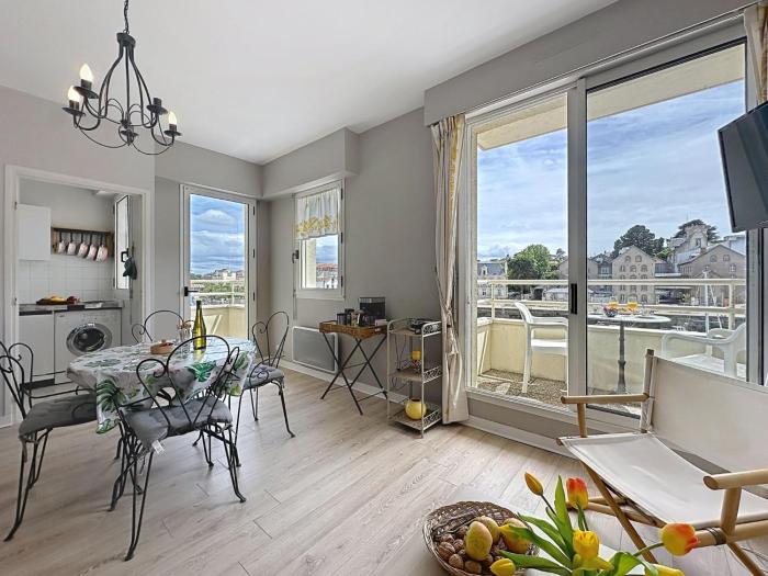 Apartment Les Terrasses de Pornic by Interhome