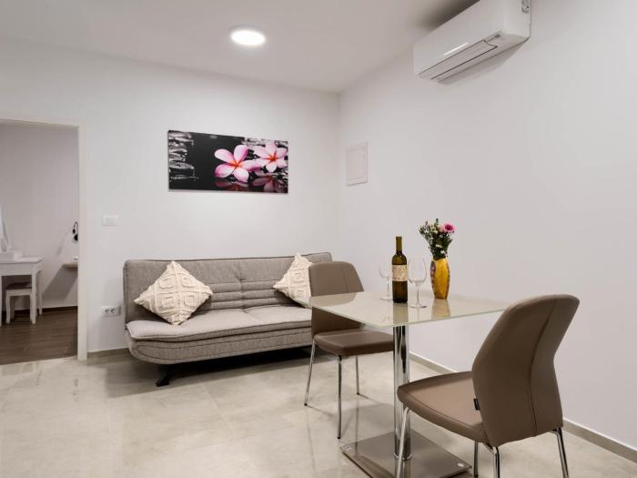 Apartment Nena-3 by Interhome