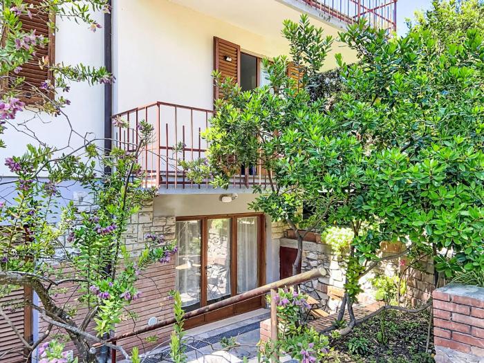 Apartment La Tana by Interhome