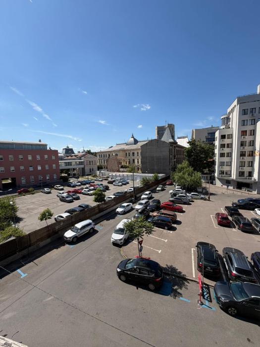 nice apt at 5 min walking distance from old town