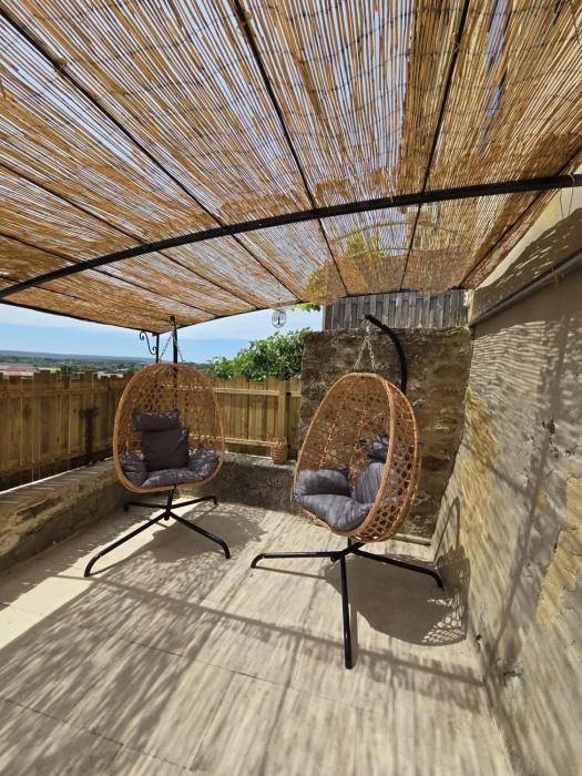 Maison lumineuse avec terrasse à Grillon - 90 m²