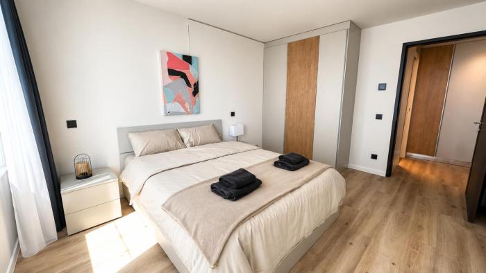 Homely! Skyview, Airport, Fair, Gym, Rooftop!