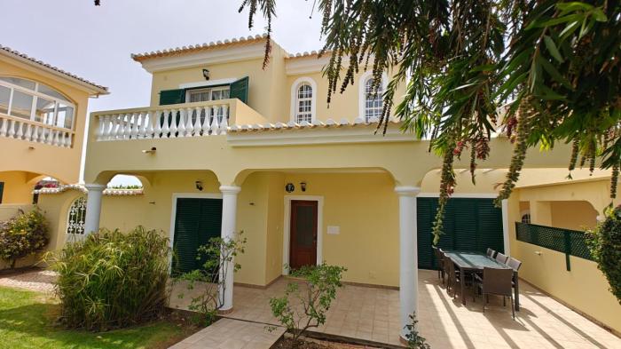 Villa Lote 10, Paraiso Da luz - T3 - Ref AL-P222