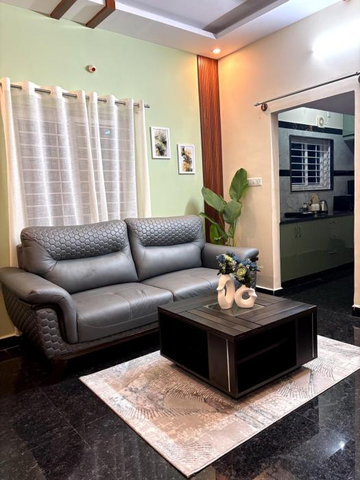 1BHK Luxury Stay 20 mins away from Airport