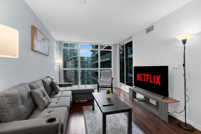 Cozy 2BR - FREE Parking - Pool,Gym,Sauna,Hot Tub